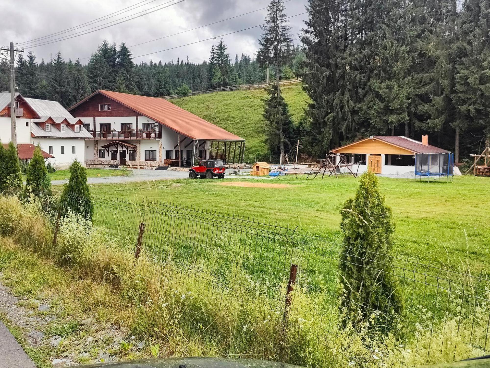 Pensiunea Trei Brazi Arieşeni エクステリア 写真