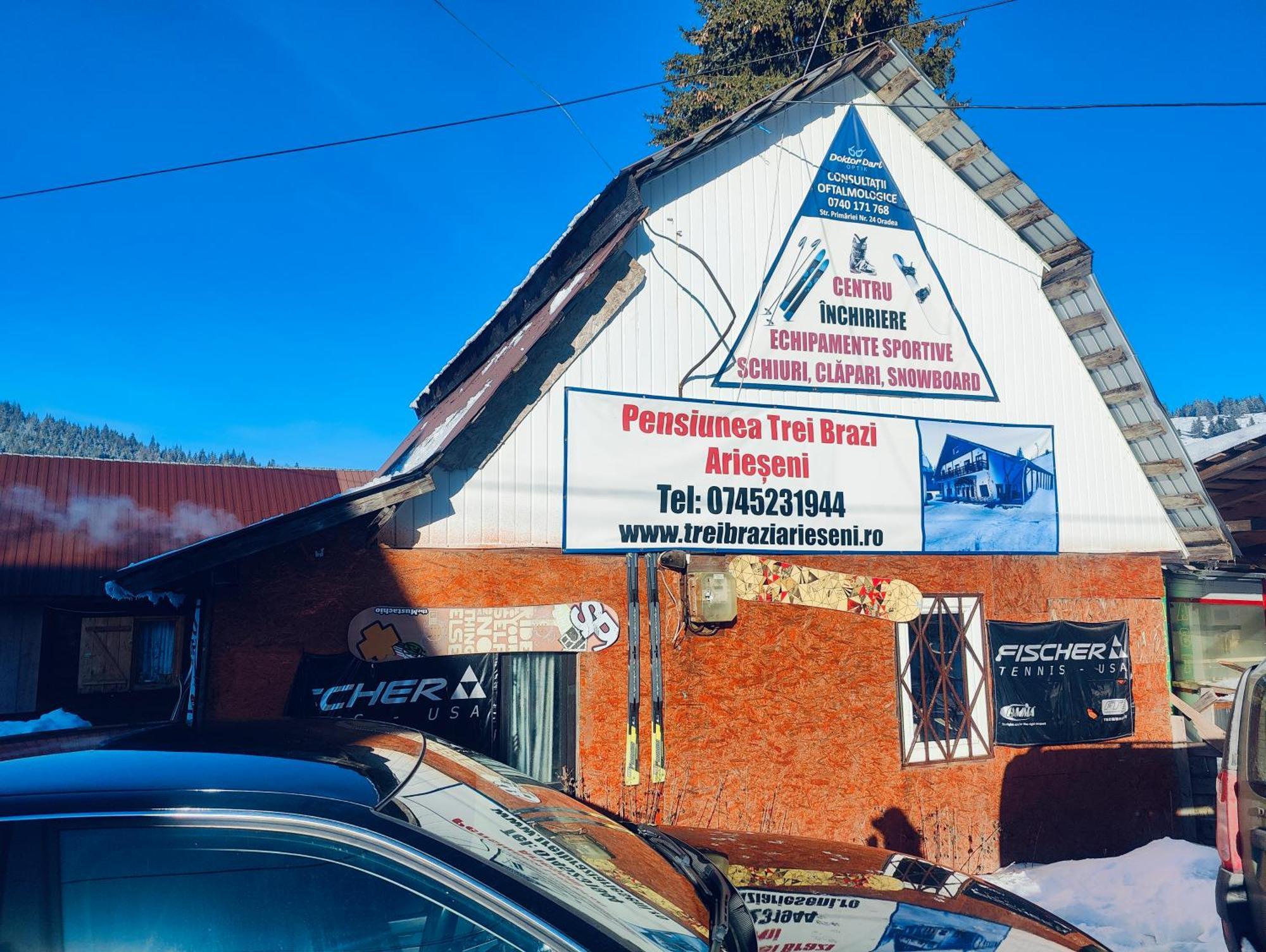 Pensiunea Trei Brazi Arieşeni エクステリア 写真